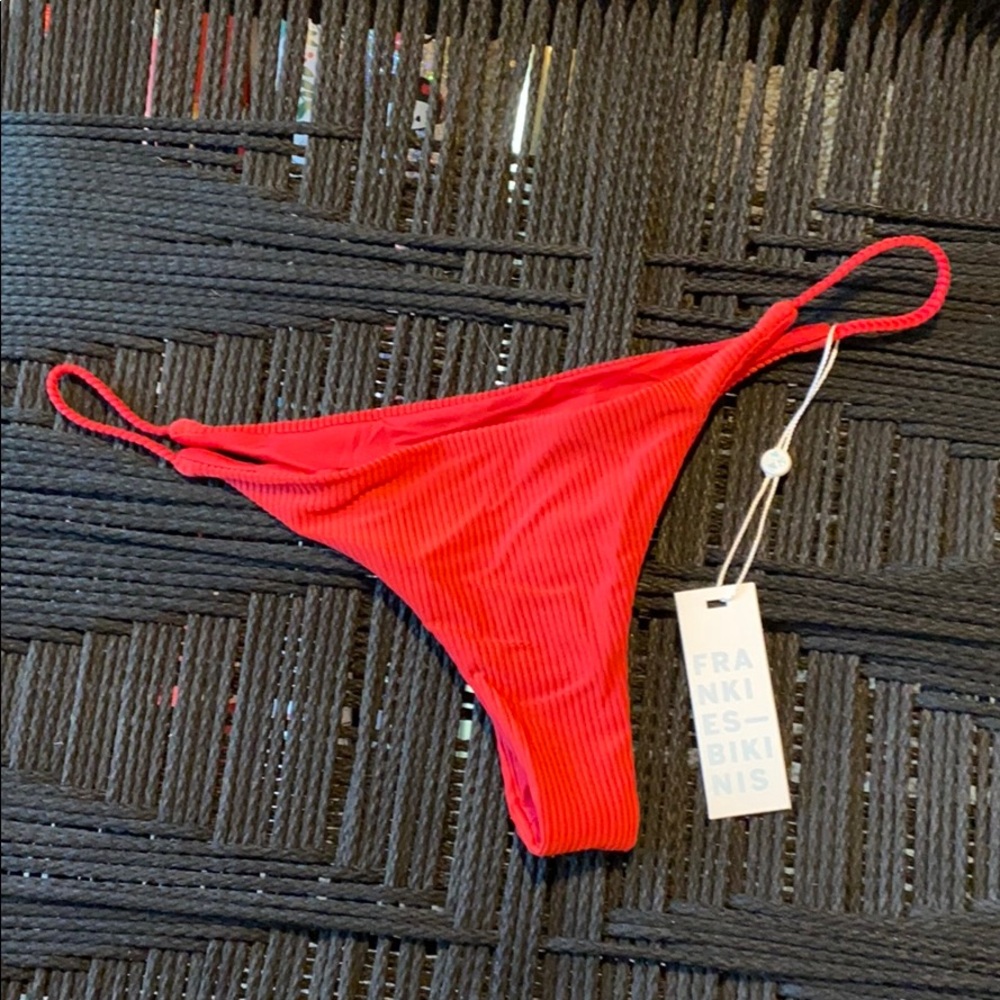 🍒 FRANKIES BIKINIS WILLA- Cherry